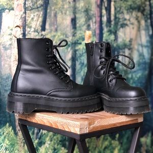 Doc Martens - Vegan Jadon II Mono Platform